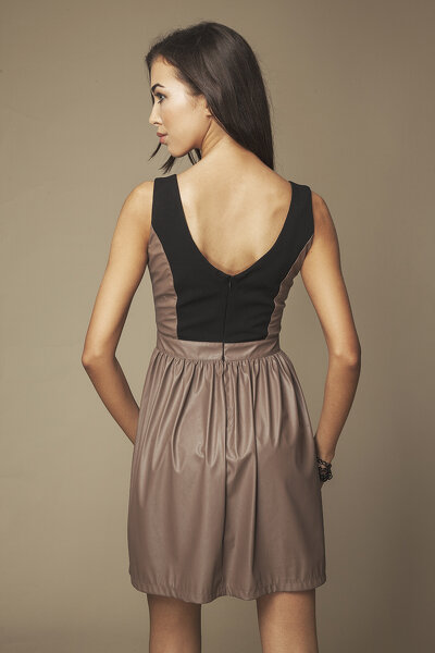 AMBIGANTE sukienka skórzana brązowa