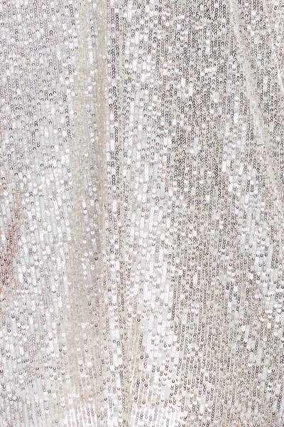 Asymetryczna beżowa sukienka mini obszyta cekinami