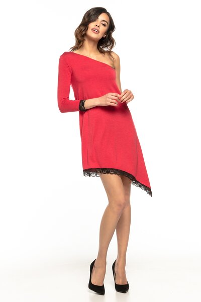 Czerwona asymetryczna sukienka z jednym rękawem