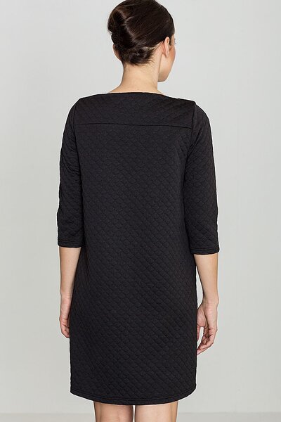 Czarna sukienka asymetryczna