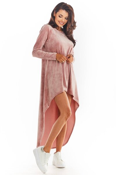 Asymetryczna różowa sukienka z zabudowanym dekoltem