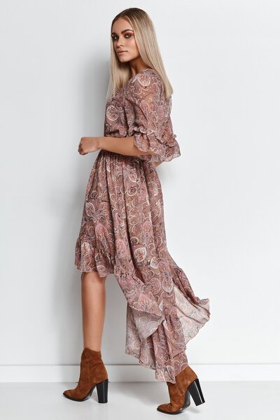 Asymetryczna zwiewna sukienka z falbankami i dekoltem w serek