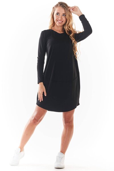 Bawełniana czarna sukienka o sportowym fasonie