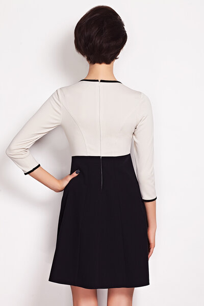 Beżowo-czarna sukienka odcinana pod biustem