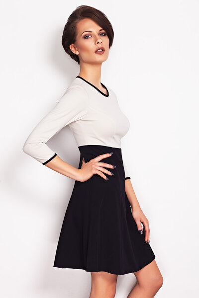 Beżowo-czarna sukienka odcinana pod biustem