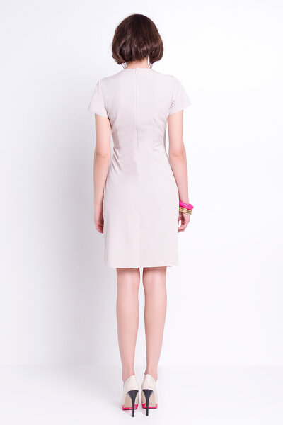 Beżowa kopertowa sukienka z asymetrycznym dołem