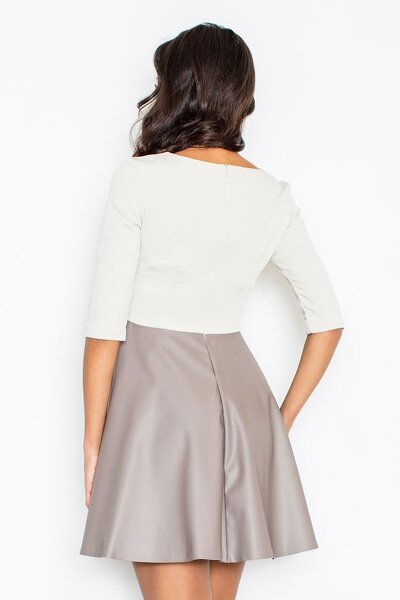 Beżowa sukienka z ekoskóry