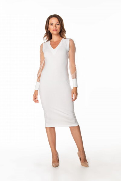 Biała sukienka o długości za kolano z długimi tiulowymi rękawami