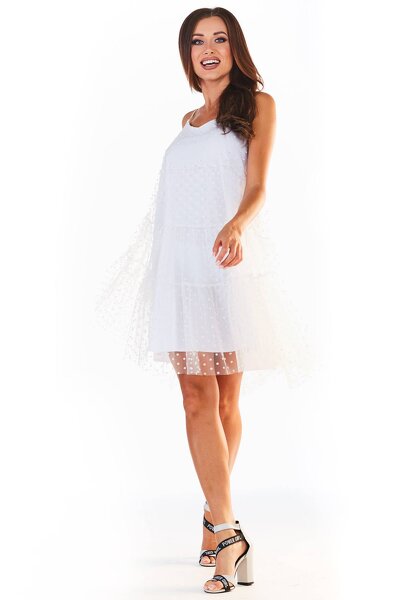 Biała tiulowa sukienka na delikatnych ramiączkach