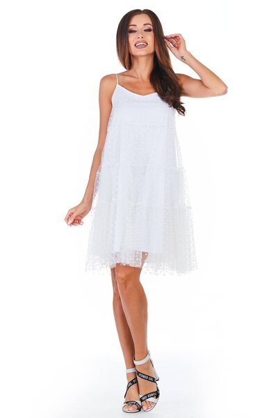 Biała tiulowa sukienka na delikatnych ramiączkach