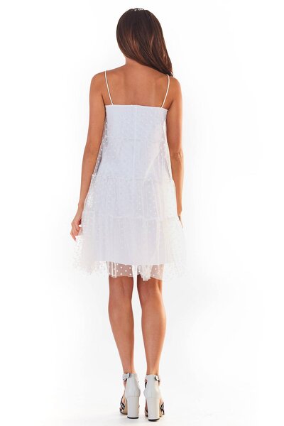 Biała tiulowa sukienka na delikatnych ramiączkach