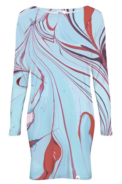 Błękitna sukienka z czerwonym odcieniem i długim rękawem
