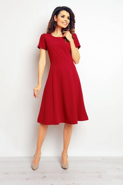 Bordowa rozkloszowana sukienka o długości 7/8