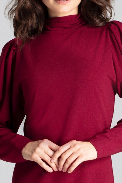 Bordowa sukienka z bufiastymi rękawami