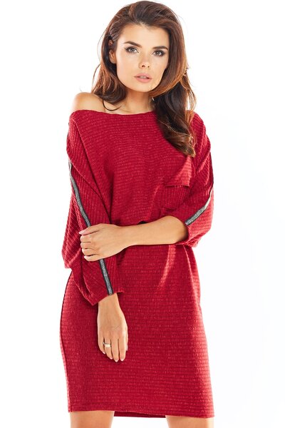 Bordowa sukienka o luźnym fasonie z długim rękawem