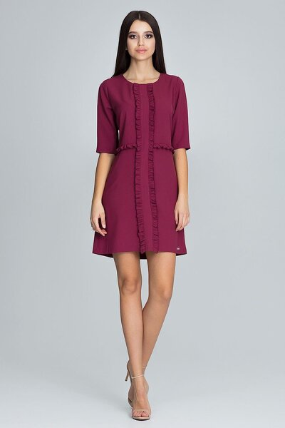 Trapezowa sukienka ozdobiona falbankami w bordowym kolorze