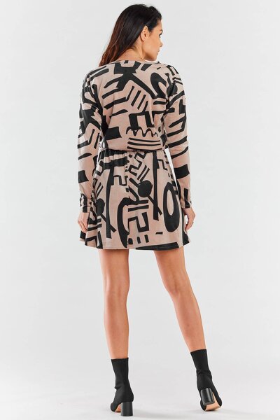 Brązowa luźna sukienka z gumką w pasie