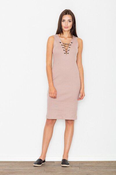 Dopasowana sukienka w ciemno różowym kolorze