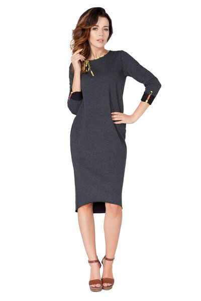 Ciemnoszara sukienka o fasonie tuba z kolorowymi wstawkami