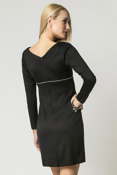 Czarna sukienka mini z kopertowym dekoltem