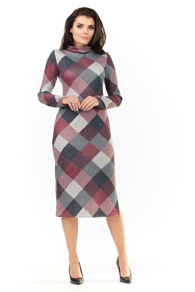 Ciepła ołówkowa sukienka w kratkę o długości 7/8