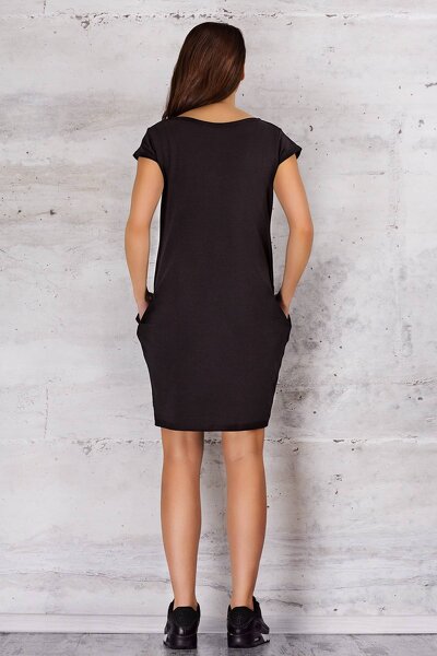 Codzienna luźna sukienka w czarnym kolorze