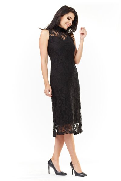 Czarna koronkowa sukienka z golfem