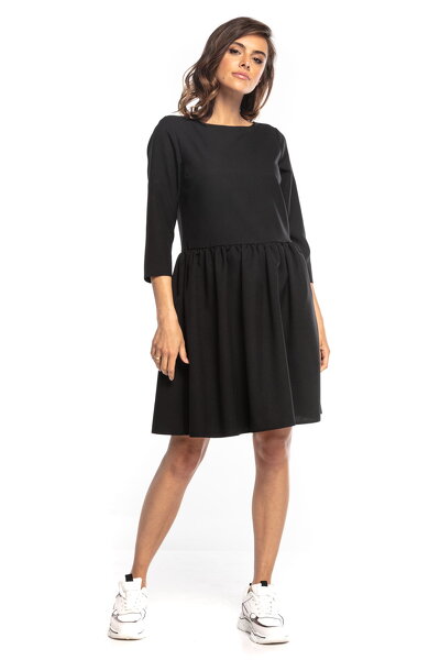 Czarna luźna sukienka z ozdobnym marszczeniem