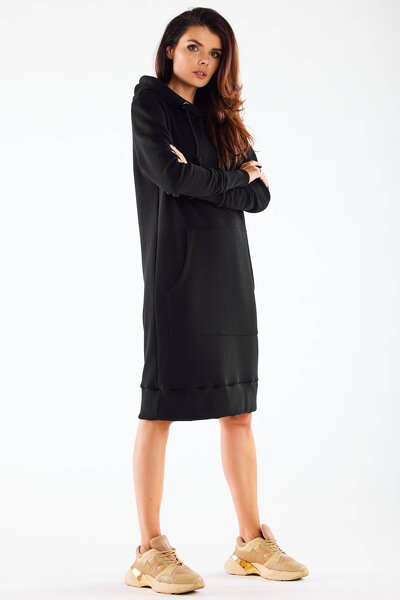 Czarna sportowa sukienka o fasonie bluzy z kapturem