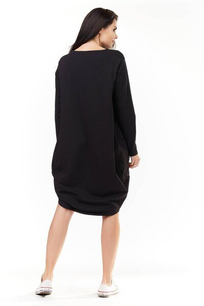 Czarna sukienka midi w stylu oversize