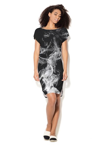 Czarna sukienka z białym nadrukiem