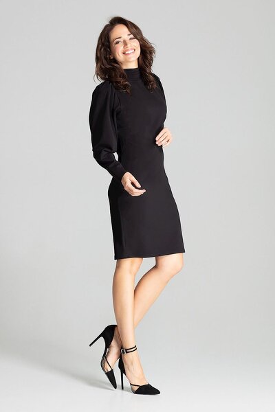 Czarna sukienka z golfem i bufiastymi rękawami