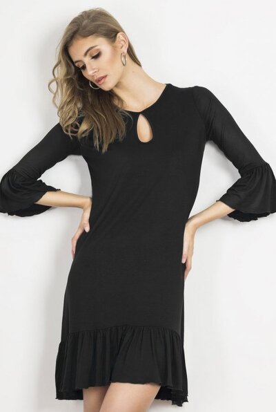 Czarna sukienka mini ozdobiona falbankami