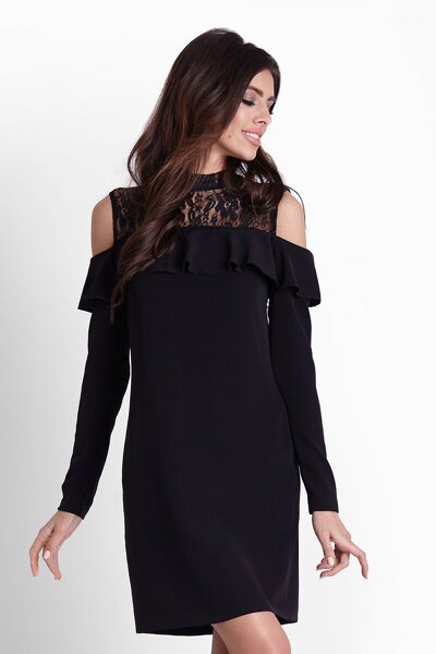 Czarna sukienka mini ozdobiona z falbankami i koronką