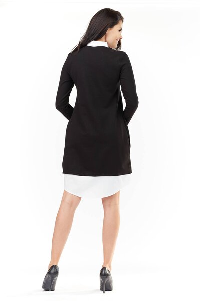 Czarna sukienka o luźnym fasonie z kołnierzykiem