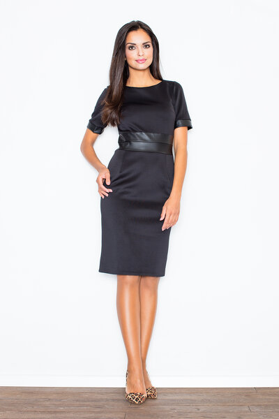 Czarna sukienka z pasem z ekoskóry