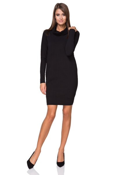 Czarna sukienka tuba z golfem