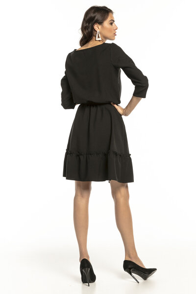 Czarna sukienka z falbanką i wiązaniem