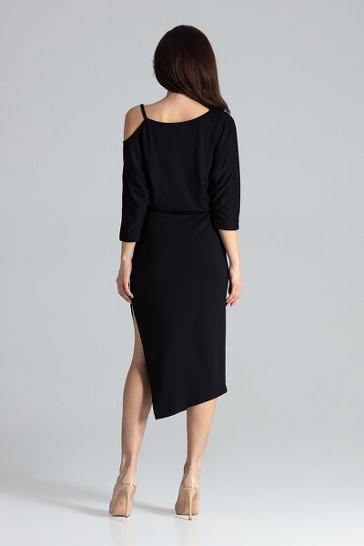 Sukienka midi z rozcięciem po jednej stronie w czarnym kolorze