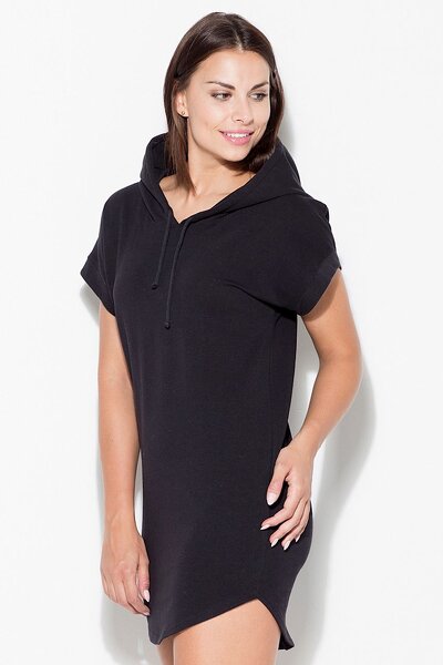 Czarna sukienka zaokrąglonym dołem