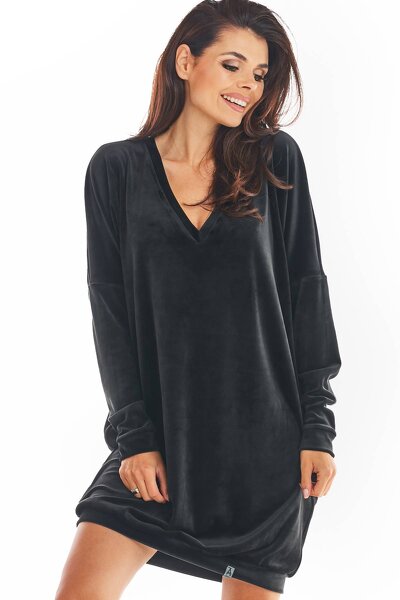 Czarna welurowa sukienka z dekoltem w serek