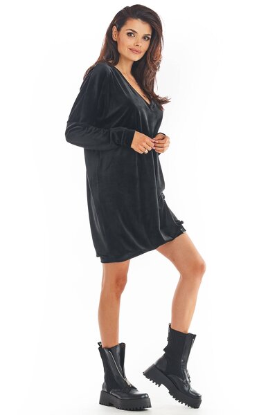 Czarna welurowa sukienka z dekoltem w serek