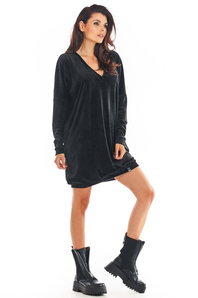 Czarna welurowa sukienka z dekoltem w serek