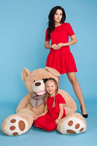 Czerwona sukienka z falbaną