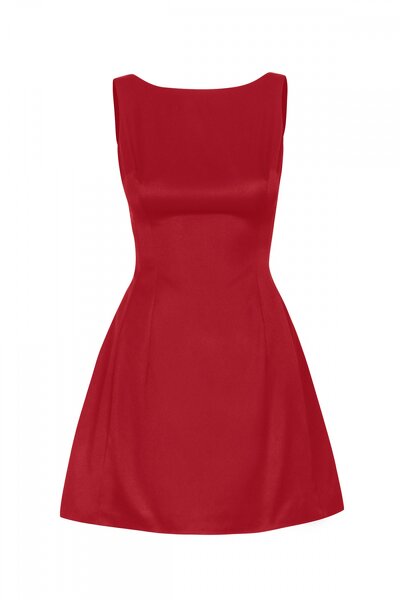 Czerwona sukienka mini o fasonie bombka