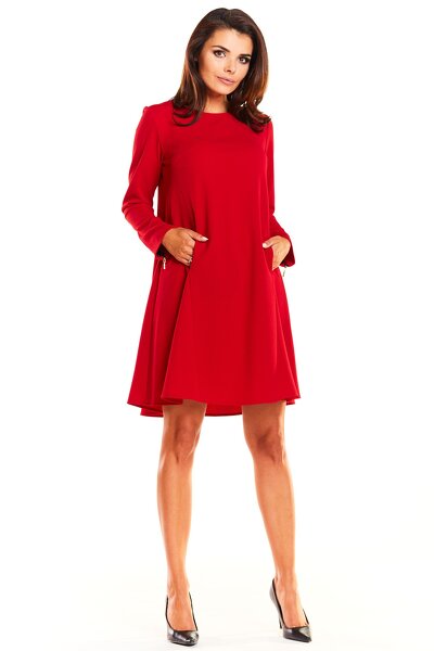 Czerwona  sukienka mini o luźnym trapezowym fasonie