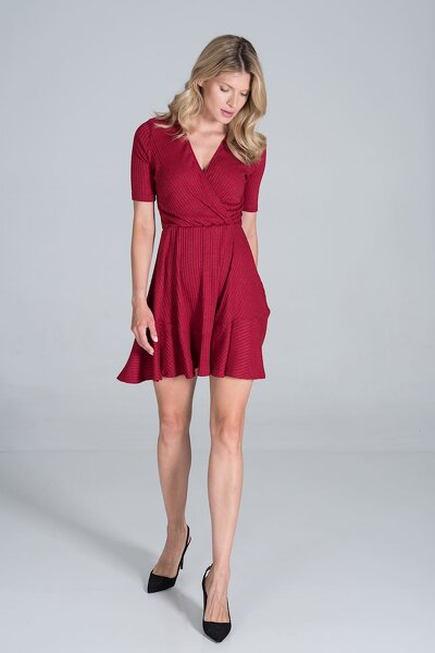 Czerwona sukienka mini z prążkowej dzianiny