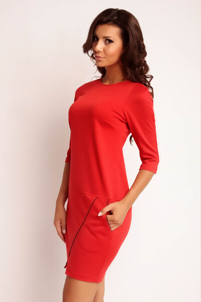 Czerwona sukienka mini z rękawem 3/4