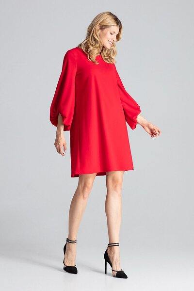 Czerwona trapezowa sukienka z ozdobnymi rękawami