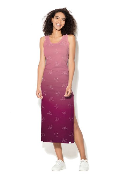 Długa sukienka w czerwono-bordowym kolorze